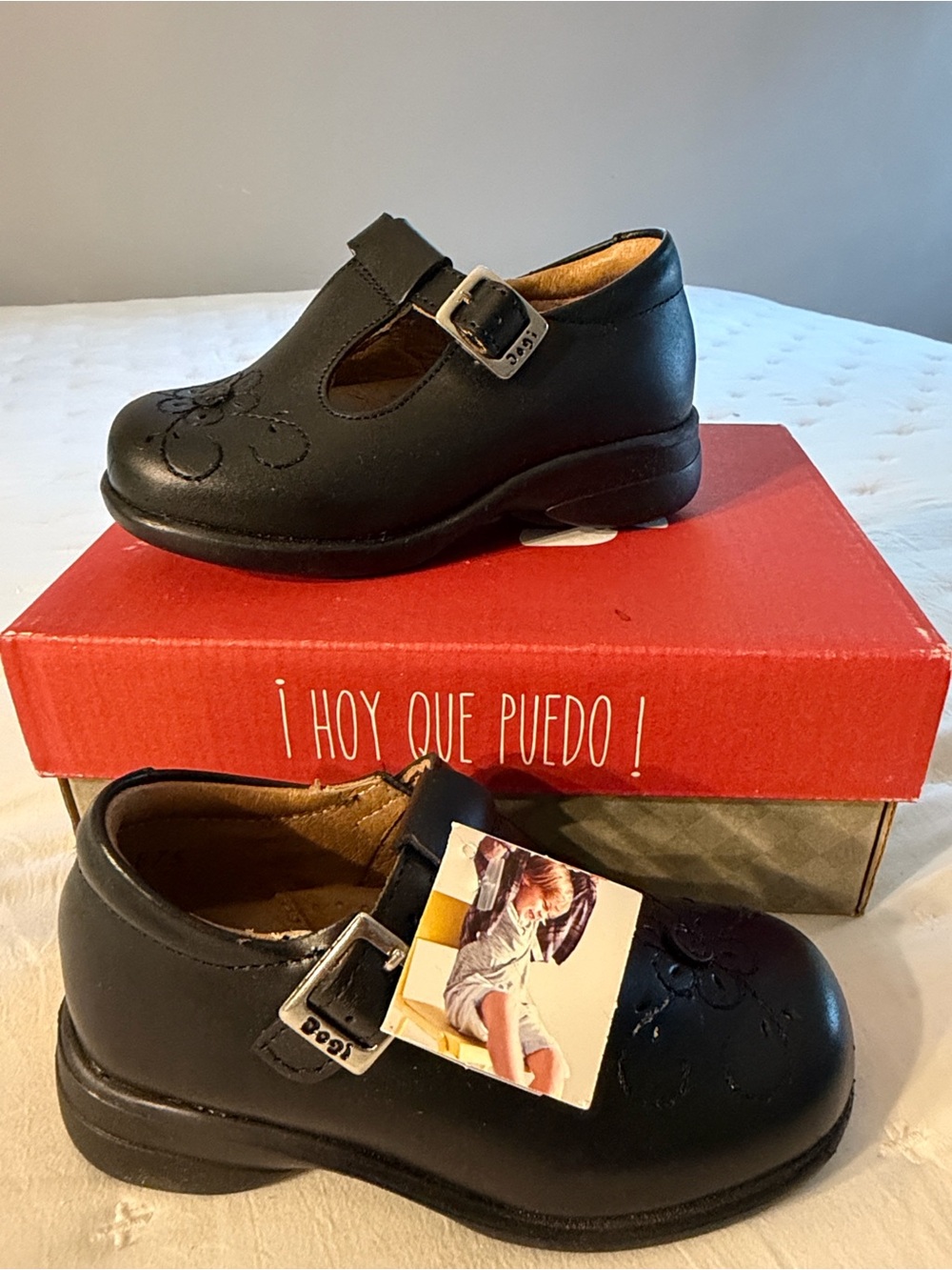 Dogi Girls Black Mary Jane Dress Shoes with Decorative Stitching
